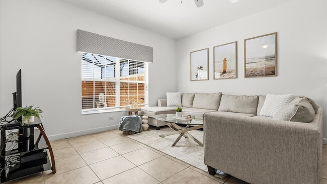 8942 Cuban Palm Rd in Kissimmee, FL - Building Photo - Building Photo