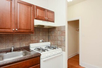 2737 N Spaulding Ave in Chicago, IL - Building Photo - Building Photo