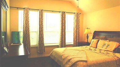 1907 Edgecreek Path in Carrollton, TX - Building Photo - Building Photo