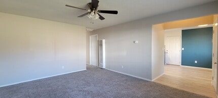 1735 Roanoke Ave in Redding, CA - Building Photo - Building Photo
