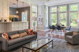 10 Primrose Way in Haverhill, MA - Foto de edificio - Building Photo