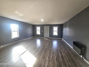 125 N River St in Olyphant, PA - Building Photo - Building Photo
