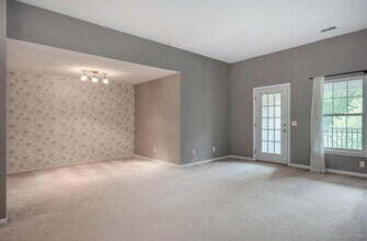 2840 S Knightsbridge Cir in Ann Arbor, MI - Building Photo - Building Photo