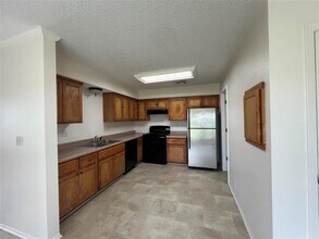 107 E Moerbe in Thorndale, TX - Building Photo - Building Photo
