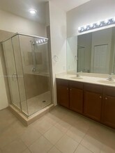 15064 SW 118th Ln in Miami, FL - Foto de edificio - Building Photo