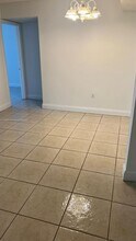 4205 N University Dr in Sunrise, FL - Building Photo - Building Photo
