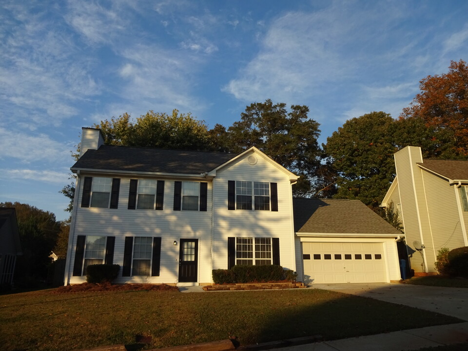 614 Fernstone Trl in Lawrenceville, GA - Building Photo