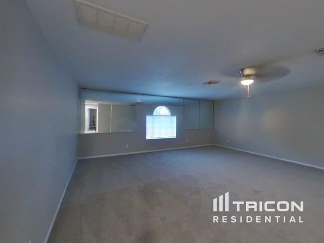 18916 Long Lake Dr in Hudson, FL - Building Photo - Building Photo