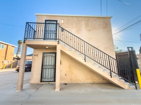 10003-10007 Grape St in Los Angeles, CA - Building Photo