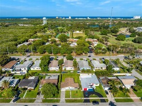 2111 N 14th Ct in Hollywood, FL - Building Photo - Building Photo