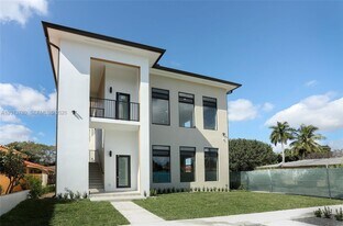 120 SW 35th Ave in Miami, FL - Building Photo