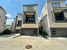 1537 W 24th St in Houston, TX - Building Photo