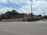 Normandy Apartments in Beeville, TX - Foto de edificio - Building Photo