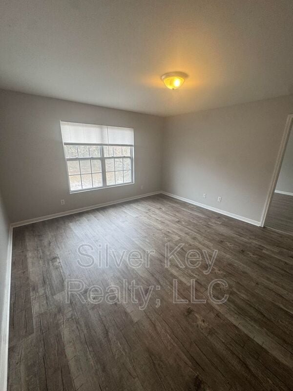 220 Willow Creek Drive in Madisonville, TN - Building Photo - Building Photo