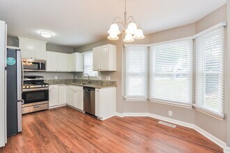 1929 Deep Forest Trail in Raleigh, NC - Foto de edificio - Building Photo