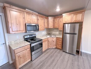 1060 N Louis St in Hildale, UT - Building Photo - Building Photo