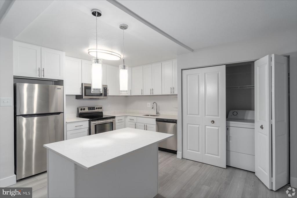 8440 Limekiln Pike in Wyncote, PA - Building Photo