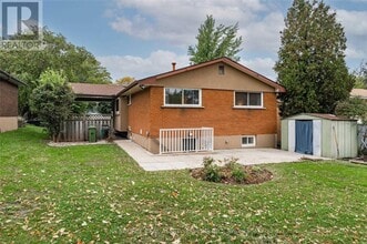 27 Brenlyn Ct in Hamilton, ON - Building Photo - Building Photo