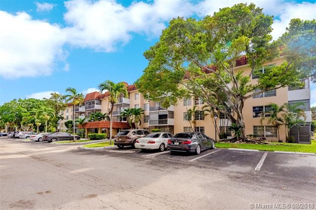 4166 Inverrary Dr-Unit -308 in Lauderhill, FL - Building Photo