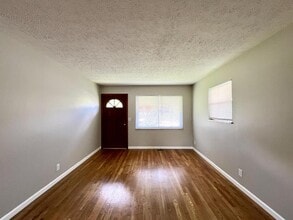 102 York Dr in Greeneville, TN - Building Photo - Building Photo