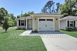 6070 Patterson Ave in Jacksonville, FL - Building Photo