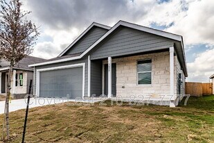 3829 Low Tide in Seguin, TX - Building Photo