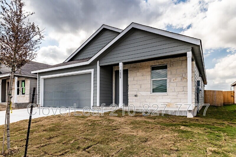 3829 Low Tide in Seguin, TX - Building Photo