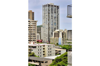 Waikiki Walina Apartments in Honolulu, HI - Building Photo - Building Photo