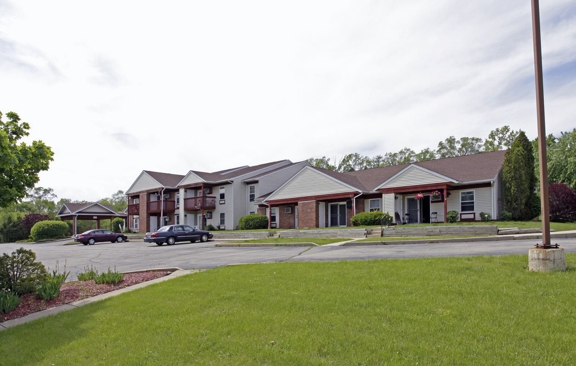 Twin Lakes Manor in Twin Lakes, WI - Building Photo