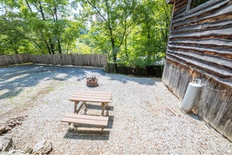 496 Pearl Ln in Blountville, TN - Building Photo - Building Photo