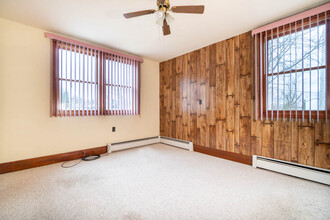 2872 Lockport Rd in Sanborn, NY - Building Photo - Interior Photo