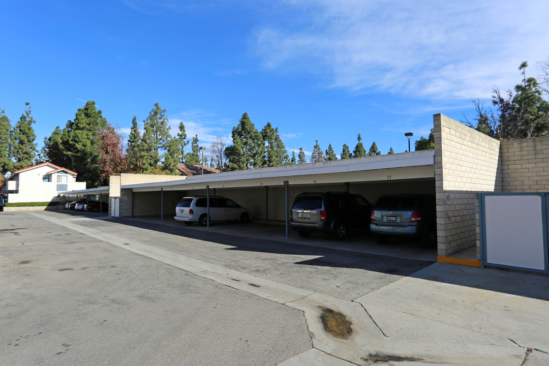 Gables Apartments in Placentia, CA - Foto de edificio