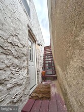 127 Green Ln in Philadelphia, PA - Building Photo - Building Photo