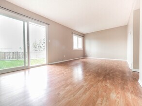 Shannon Green in Edmonton, AB - Building Photo - Building Photo