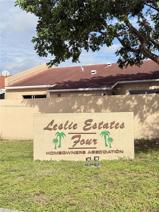 2743 NW 200th Terrace in Miami Gardens, FL - Building Photo - Building Photo