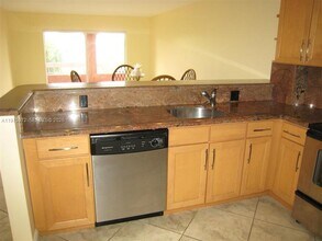 7722 Camino Real in Miami, FL - Building Photo - Building Photo