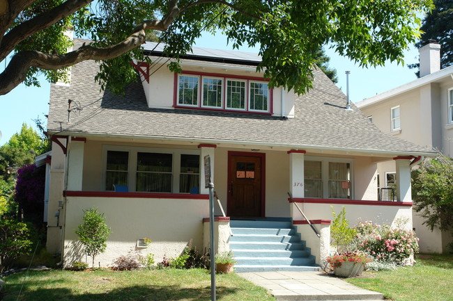 376 61st St in Oakland, CA - Foto de edificio - Building Photo