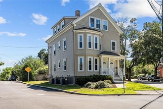 311 Highland Ave in Providence, RI - Foto de edificio - Building Photo
