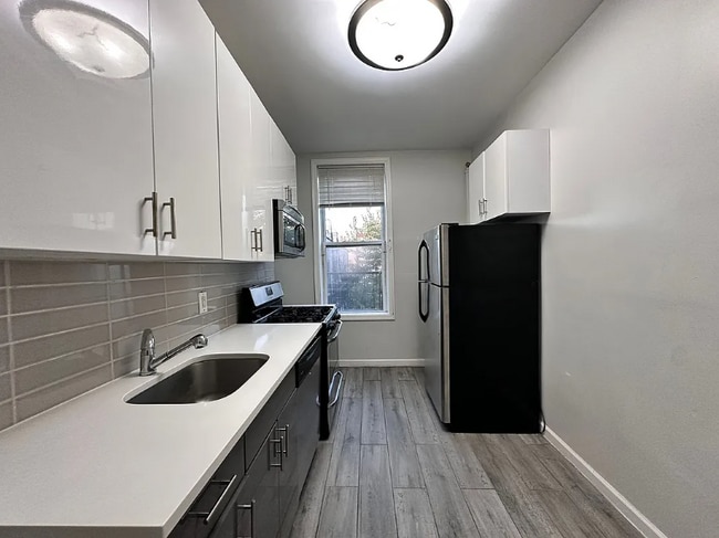 98 Wayne St in Jersey City, NJ - Building Photo - Building Photo