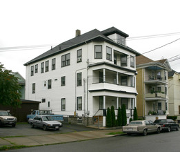 209-211 Eugenia St in New Bedford, MA - Foto de edificio - Building Photo