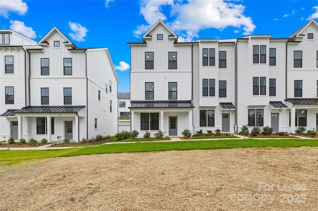 5018 Layman Dr in Charlotte, NC - Building Photo - Building Photo