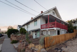 205 W 10th St in Reno, NV - Building Photo - Building Photo