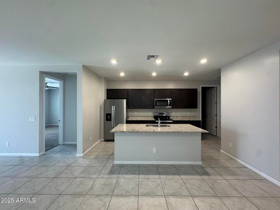 24623 W Mohave St in Buckeye, AZ - Building Photo