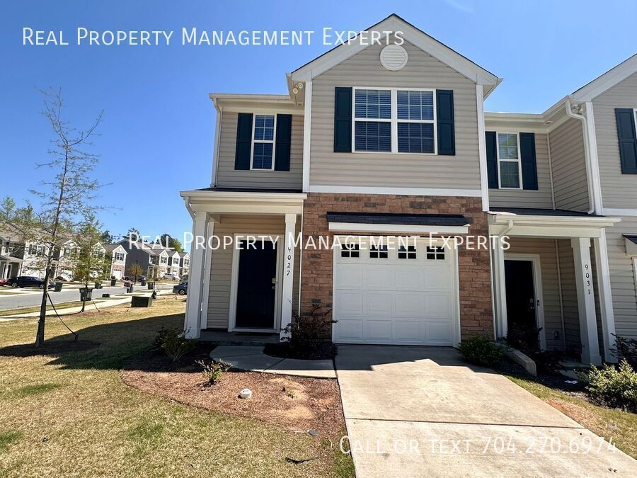 9027 Lowfalls Ln in Charlotte, NC - Building Photo