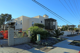 Eucalyptus View Apartments in Escondido, CA - Building Photo - Building Photo