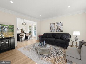 8806 Admiral Dr in Laurel, MD - Building Photo - Building Photo