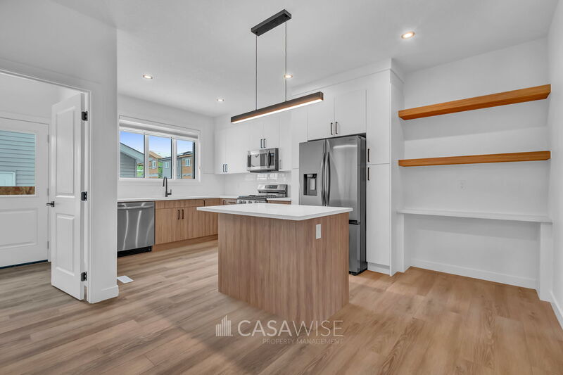 128 Bluff Cove in Leduc, AB - Building Photo
