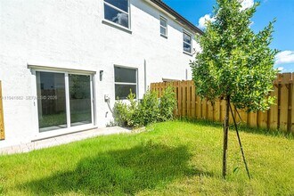 2646 SE 27th Dr in Homestead, FL - Foto de edificio - Building Photo