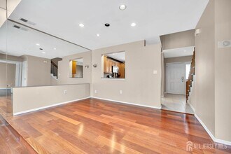 1310 Juniper Ct in Monmouth Junction, NJ - Building Photo - Building Photo
