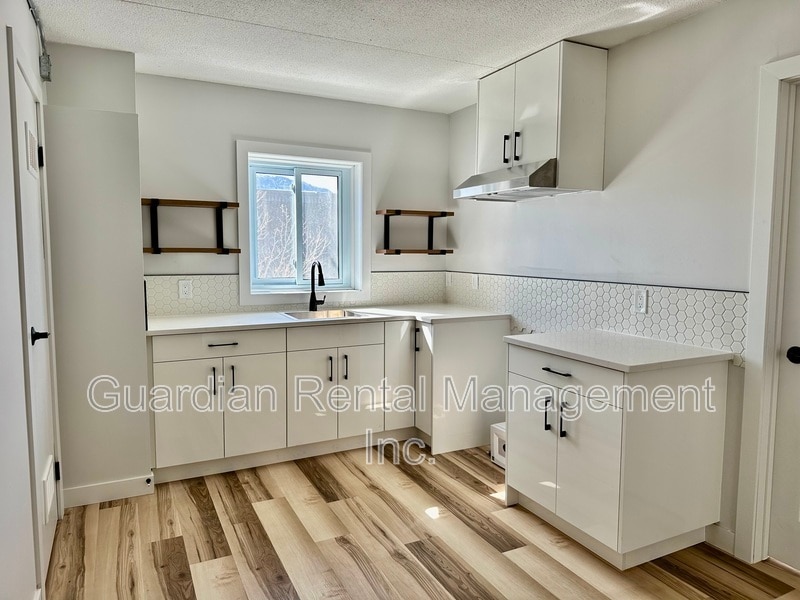 141 Frederica St W in Thunder Bay, ON - Building Photo